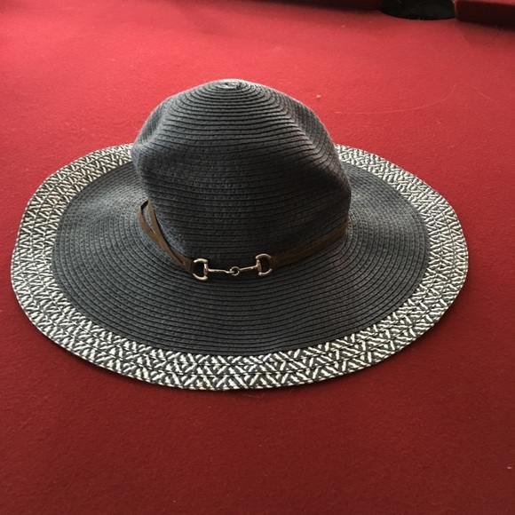 Accessories - Gorgeous Sun Hat - never worn